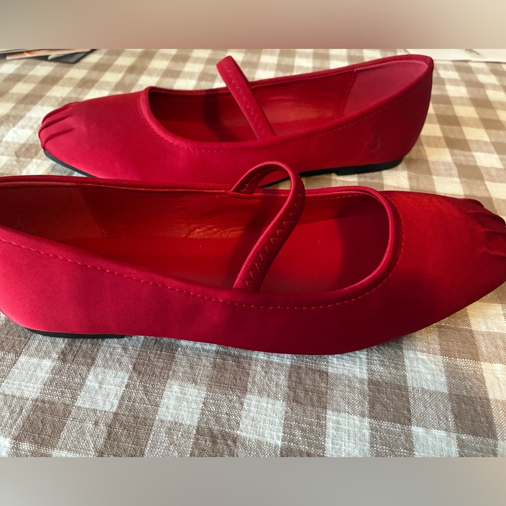 Cider Size 40 Red Maryjane Satin Flats